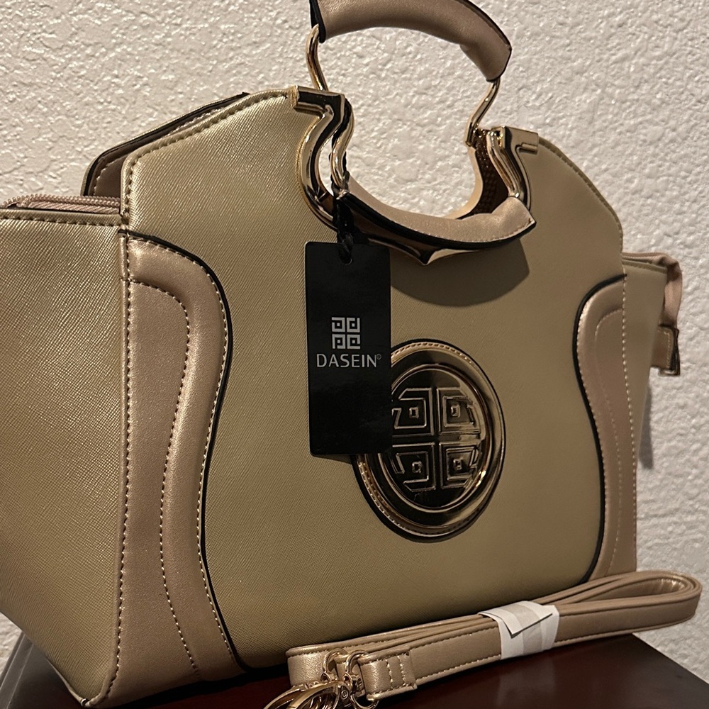 Women's Metallic Gold Tote Bag new with tags,free giveaway - Picture 6 of 6